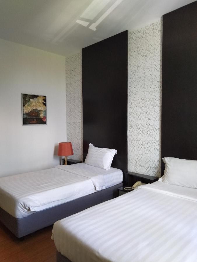Ginasuite Kompleks27 Hotel บันดาร์เสรีเบกาวัน ภายนอก รูปภาพ
