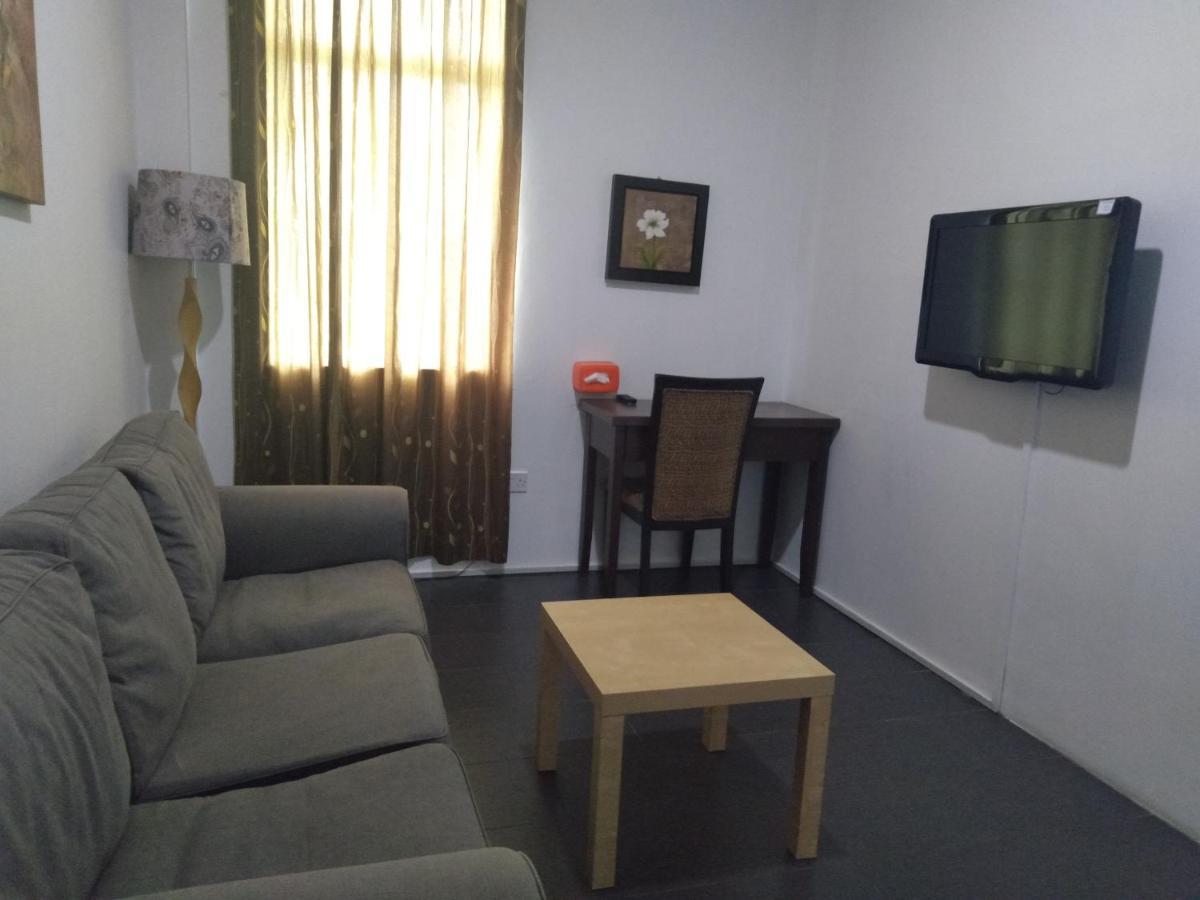 Ginasuite Kompleks27 Hotel บันดาร์เสรีเบกาวัน ภายนอก รูปภาพ
