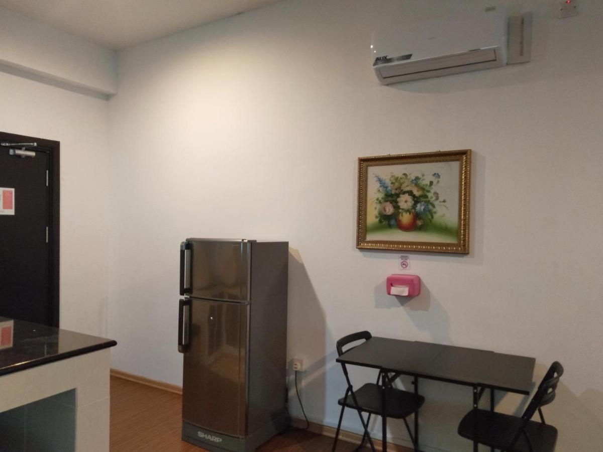 Ginasuite Kompleks27 Hotel บันดาร์เสรีเบกาวัน ภายนอก รูปภาพ