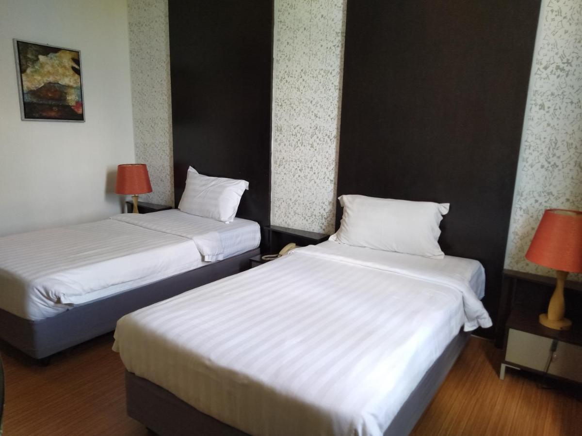 Ginasuite Kompleks27 Hotel บันดาร์เสรีเบกาวัน ภายนอก รูปภาพ