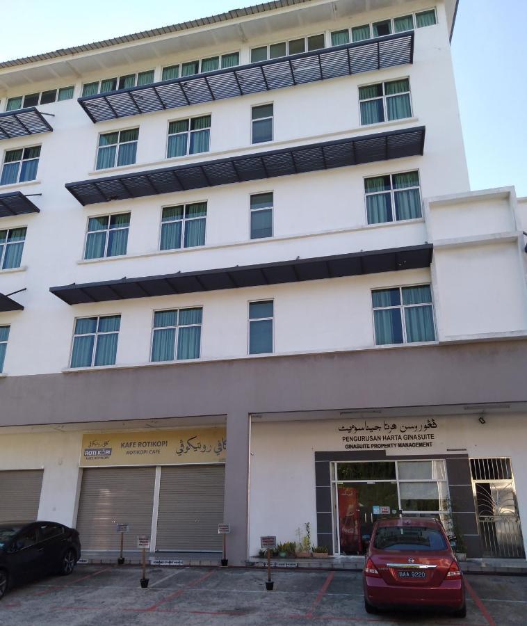 Ginasuite Kompleks27 Hotel บันดาร์เสรีเบกาวัน ภายนอก รูปภาพ