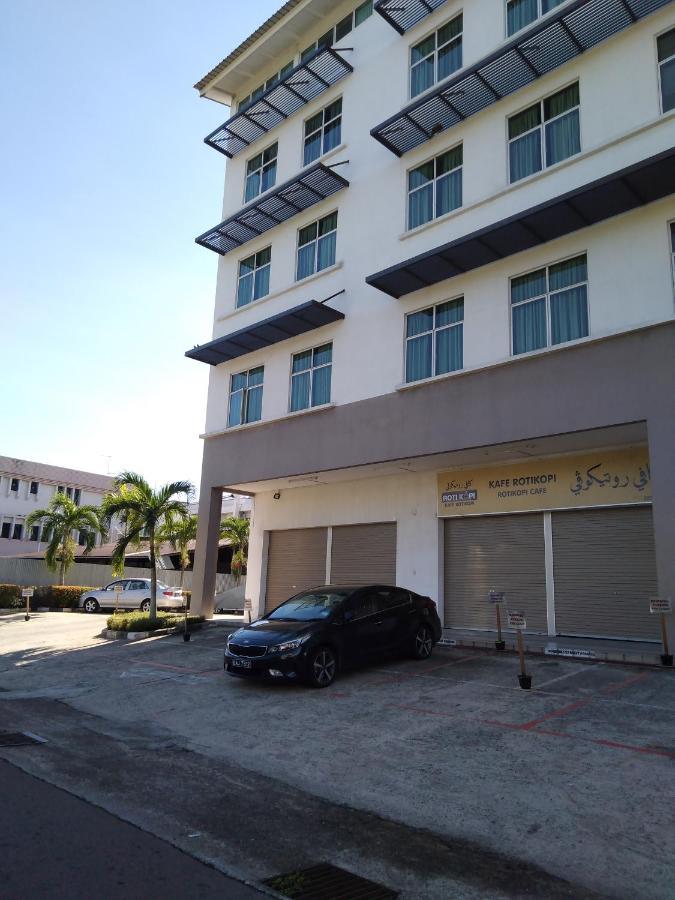 Ginasuite Kompleks27 Hotel บันดาร์เสรีเบกาวัน ภายนอก รูปภาพ