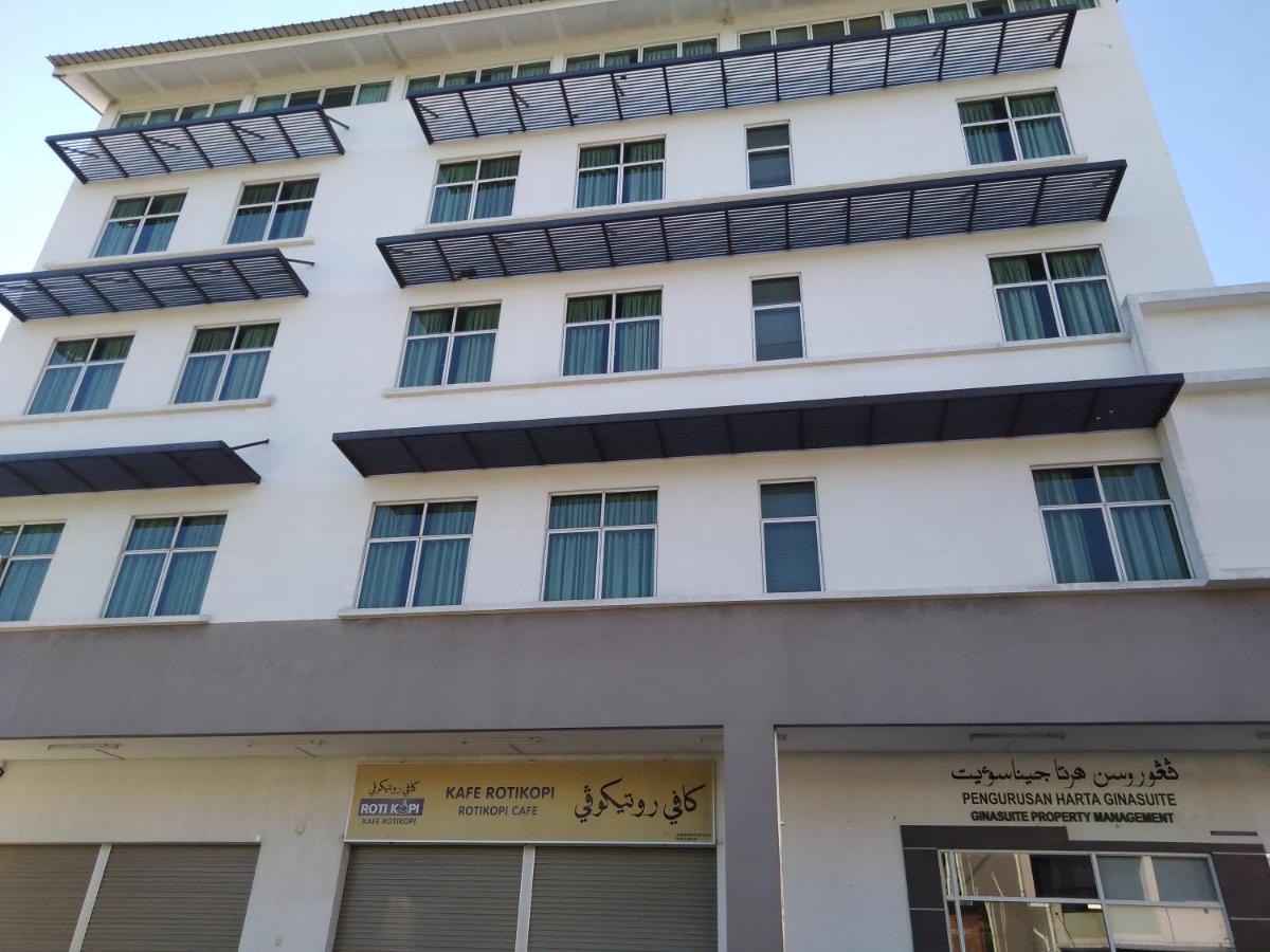 Ginasuite Kompleks27 Hotel บันดาร์เสรีเบกาวัน ภายนอก รูปภาพ