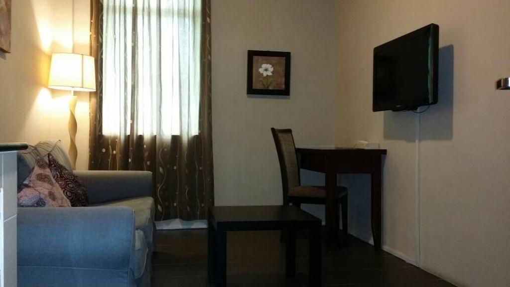 Ginasuite Kompleks27 Hotel บันดาร์เสรีเบกาวัน ภายนอก รูปภาพ