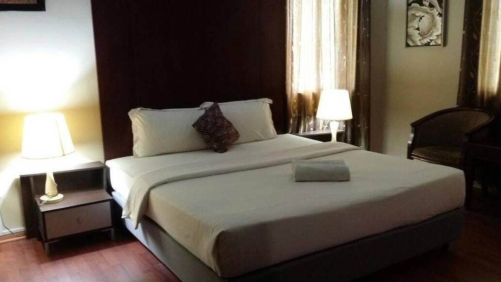 Ginasuite Kompleks27 Hotel บันดาร์เสรีเบกาวัน ภายนอก รูปภาพ