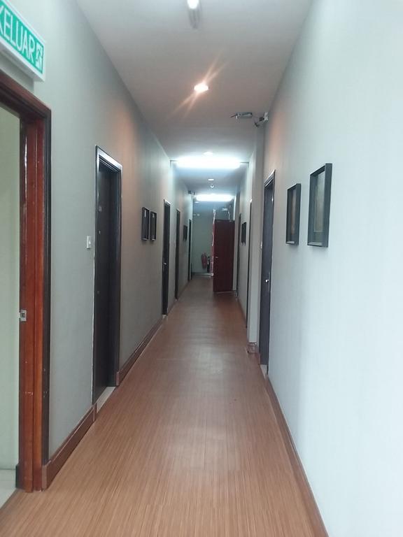 Ginasuite Kompleks27 Hotel บันดาร์เสรีเบกาวัน ภายนอก รูปภาพ