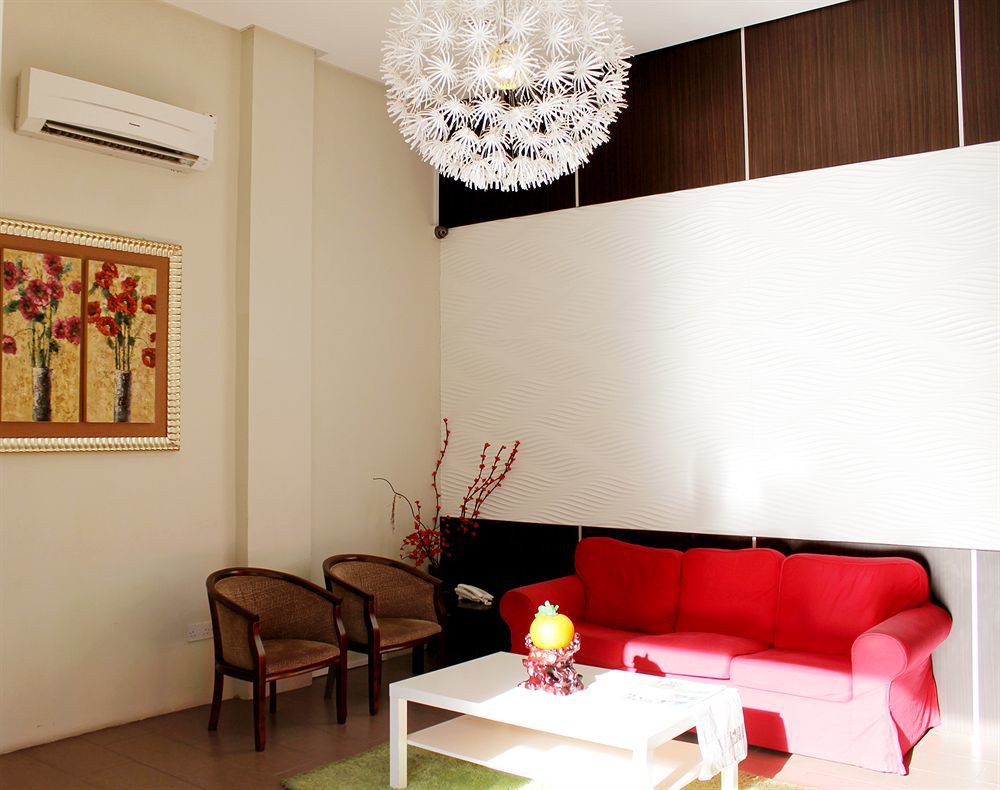 Ginasuite Kompleks27 Hotel บันดาร์เสรีเบกาวัน ภายนอก รูปภาพ