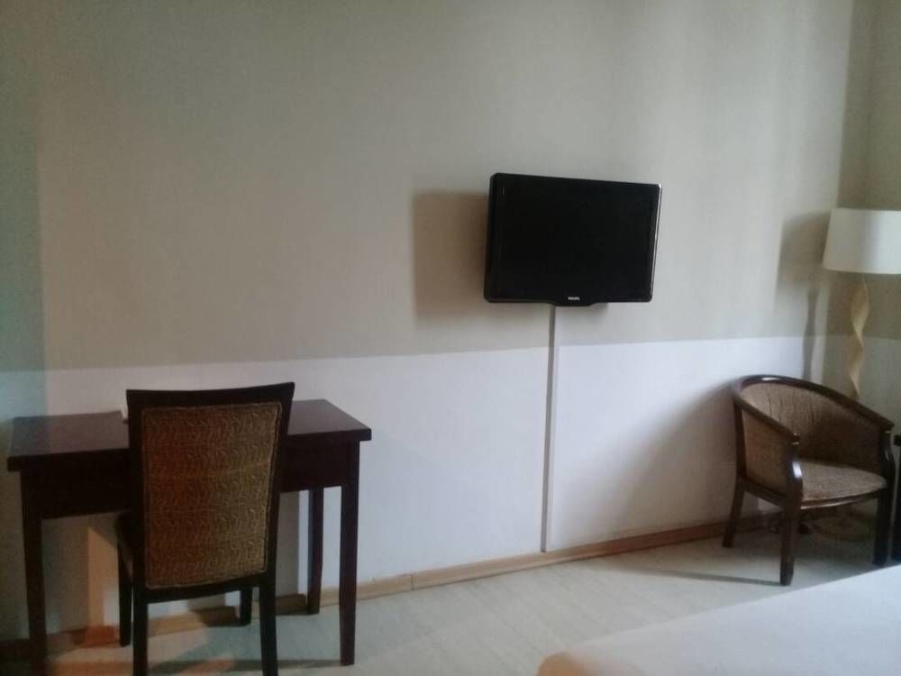 Ginasuite Kompleks27 Hotel บันดาร์เสรีเบกาวัน ภายนอก รูปภาพ