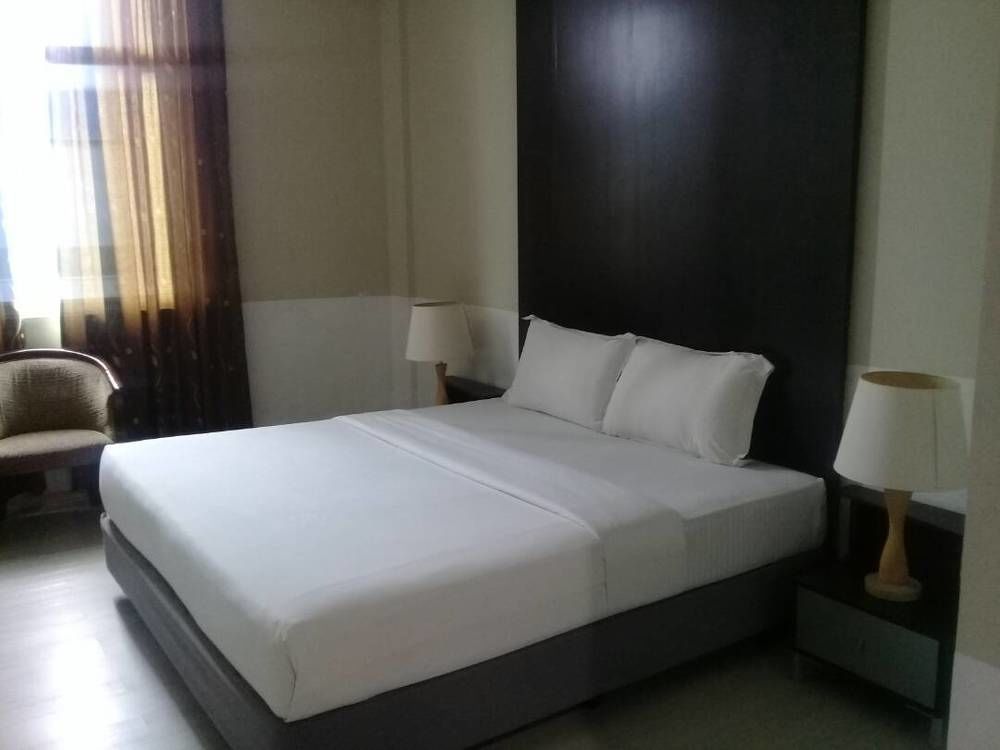 Ginasuite Kompleks27 Hotel บันดาร์เสรีเบกาวัน ภายนอก รูปภาพ