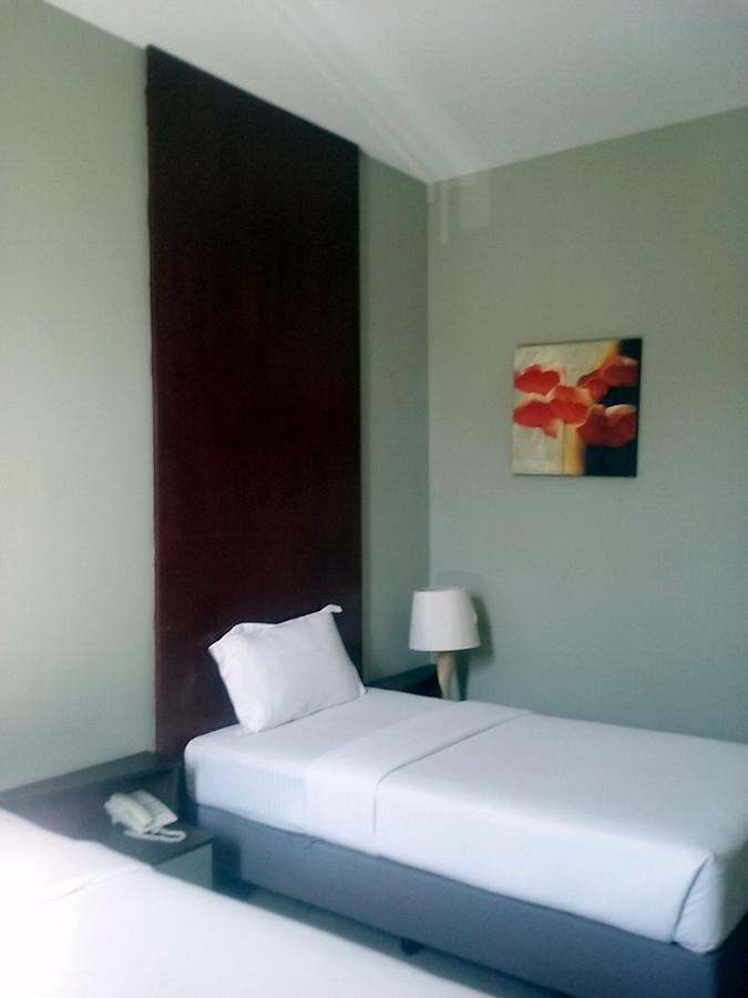 Ginasuite Kompleks27 Hotel บันดาร์เสรีเบกาวัน ภายนอก รูปภาพ