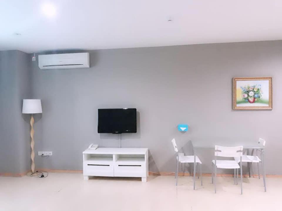 Ginasuite Kompleks27 Hotel บันดาร์เสรีเบกาวัน ภายนอก รูปภาพ