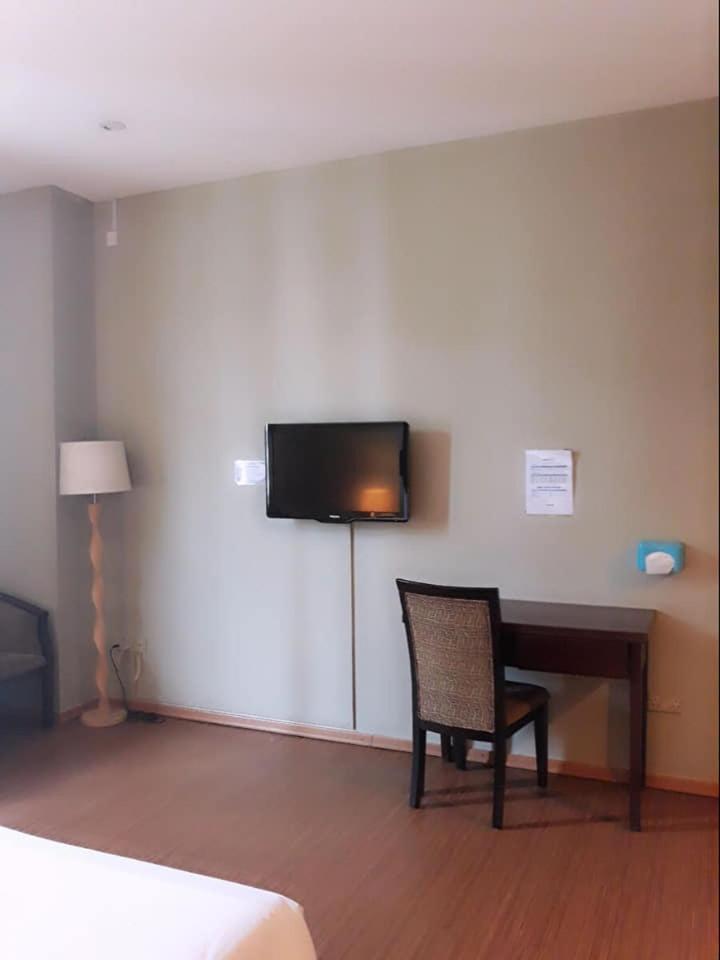 Ginasuite Kompleks27 Hotel บันดาร์เสรีเบกาวัน ภายนอก รูปภาพ