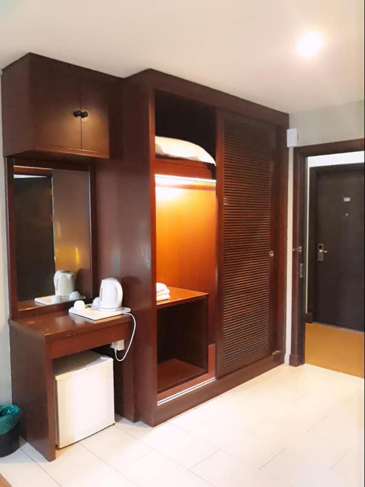 Ginasuite Kompleks27 Hotel บันดาร์เสรีเบกาวัน ภายนอก รูปภาพ