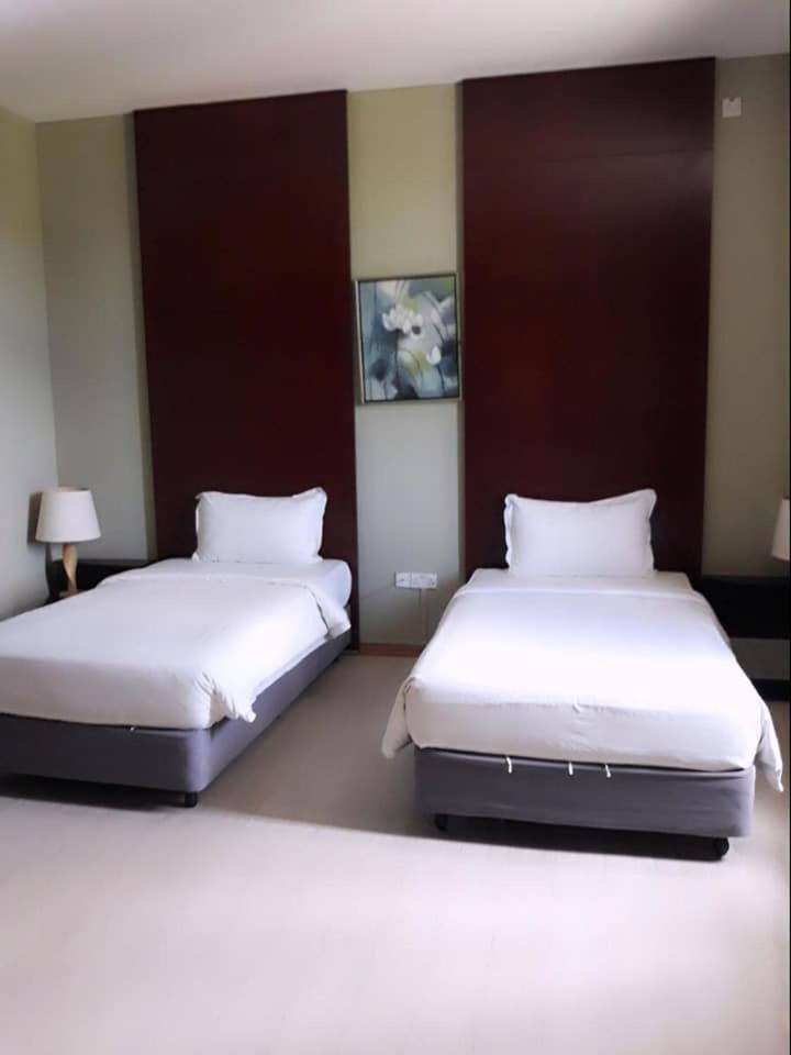 Ginasuite Kompleks27 Hotel บันดาร์เสรีเบกาวัน ภายนอก รูปภาพ